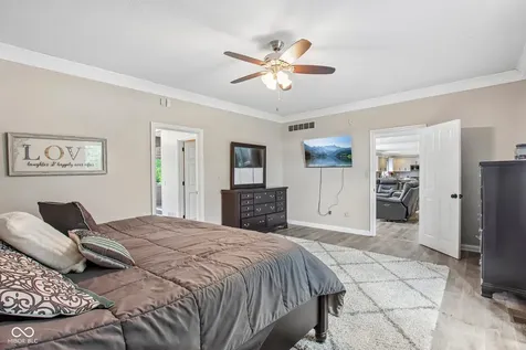 152 Derbyshire Drive Indianapolis IN 46229