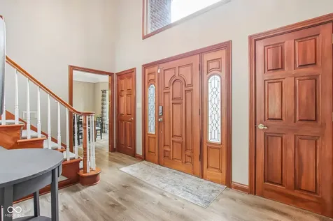 152 Derbyshire Drive Indianapolis IN 46229