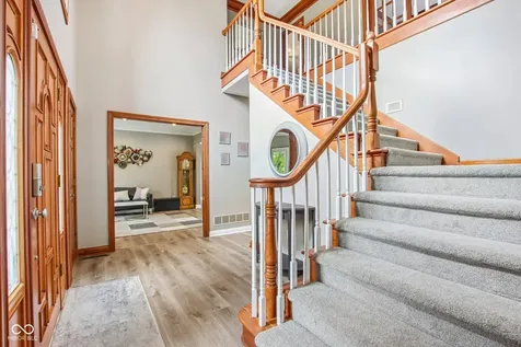 152 Derbyshire Drive Indianapolis IN 46229