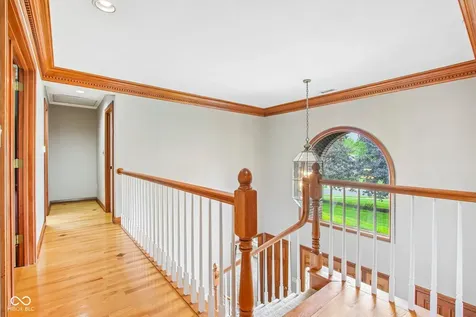 152 Derbyshire Drive Indianapolis IN 46229