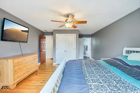 152 Derbyshire Drive Indianapolis IN 46229