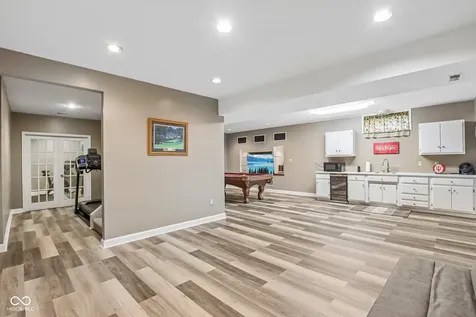 152 Derbyshire Drive Indianapolis IN 46229