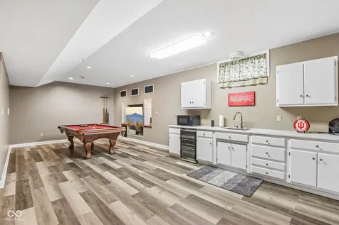 152 Derbyshire Drive Indianapolis IN 46229