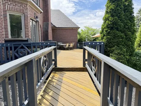 152 Derbyshire Drive Indianapolis IN 46229