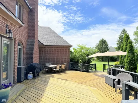 152 Derbyshire Drive Indianapolis IN 46229