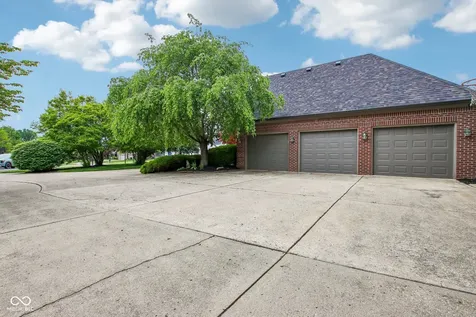 152 Derbyshire Drive Indianapolis IN 46229