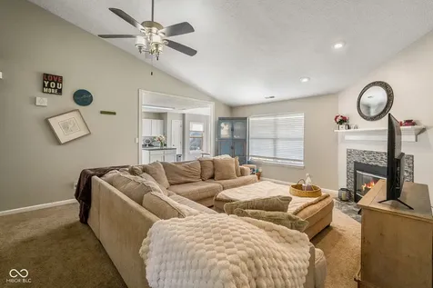 1259 Crisfield Circle Greenwood IN 46142