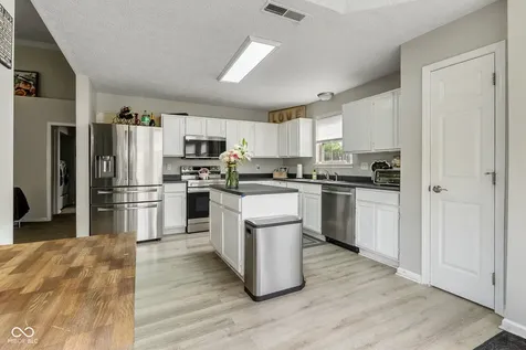 1259 Crisfield Circle Greenwood IN 46142