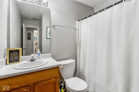 1259 Crisfield Circle Greenwood IN 46142