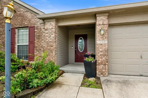 1259 Crisfield Circle Greenwood IN 46142
