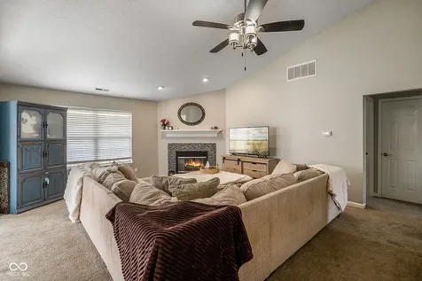 1259 Crisfield Circle Greenwood IN 46142