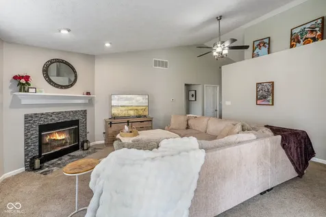 1259 Crisfield Circle Greenwood IN 46142