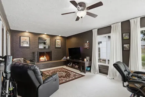 129 N Sadlier Drive Indianapolis IN 46219