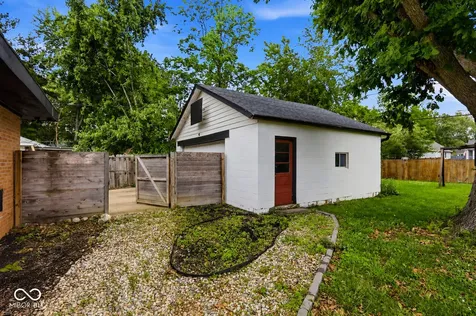 129 N Sadlier Drive Indianapolis IN 46219