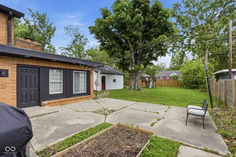 129 N Sadlier Drive Indianapolis IN 46219