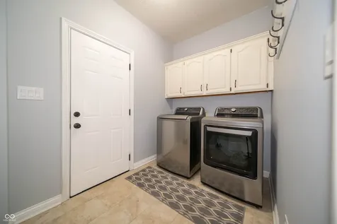 9011 Anchor Bay Drive Indianapolis IN 46236