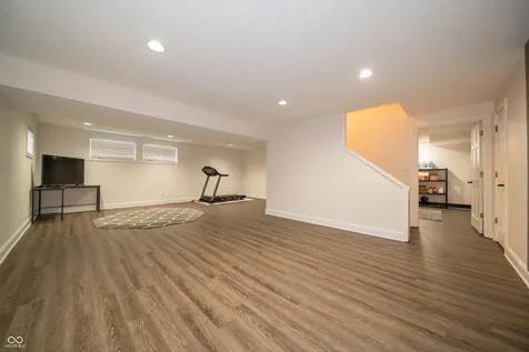9011 Anchor Bay Drive Indianapolis IN 46236