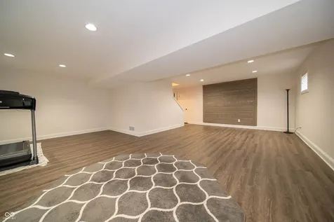 9011 Anchor Bay Drive Indianapolis IN 46236