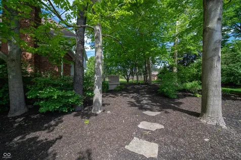 9011 Anchor Bay Drive Indianapolis IN 46236