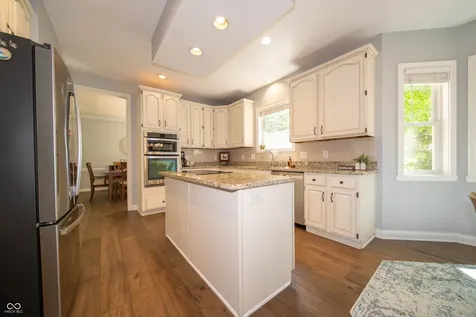 9011 Anchor Bay Drive Indianapolis IN 46236