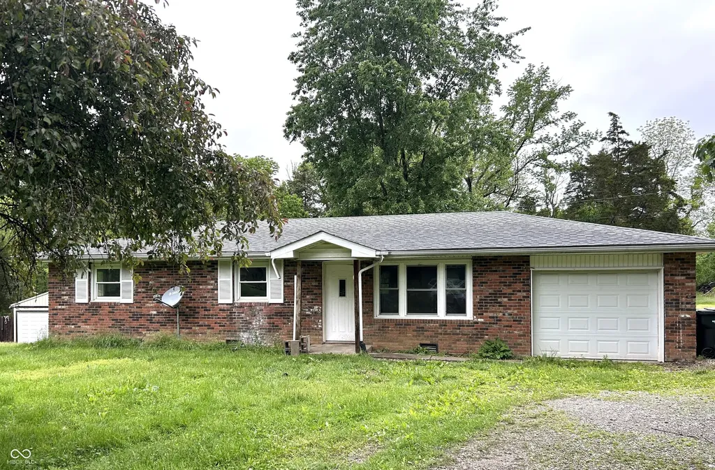 1720 E Lois Lane North Vernon IN 47265