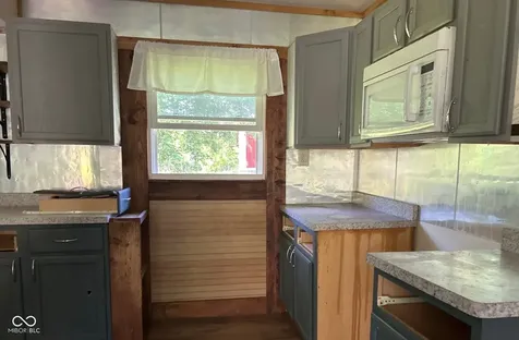 1720 E Lois Lane North Vernon IN 47265