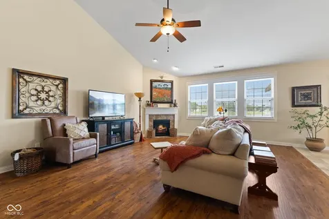 2494 Burgundy Way Plainfield IN 46168