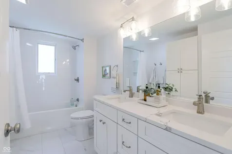 10472 Lower Garden Way Zionsville IN 46077