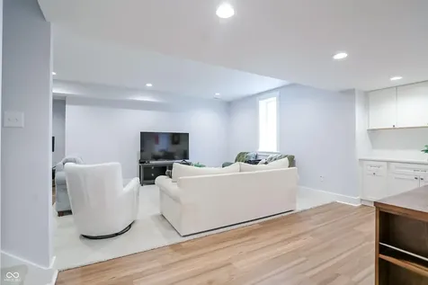 10472 Lower Garden Way Zionsville IN 46077
