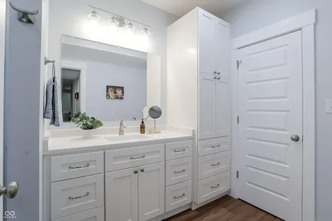 10472 Lower Garden Way Zionsville IN 46077