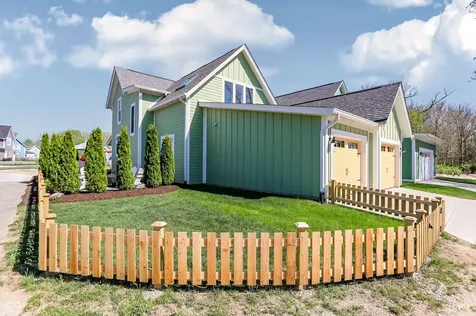 10472 Lower Garden Way Zionsville IN 46077