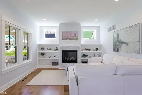 10472 Lower Garden Way Zionsville IN 46077