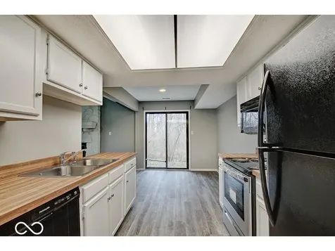 7976 Valley Farms Court Indianapolis IN 46214