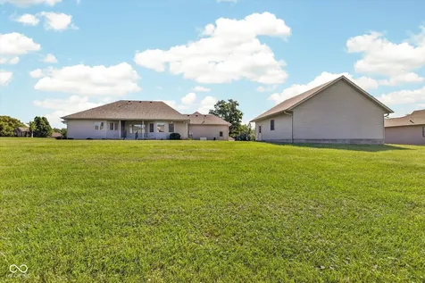 675 N Auburn Ridge Drive Linton IN 47441