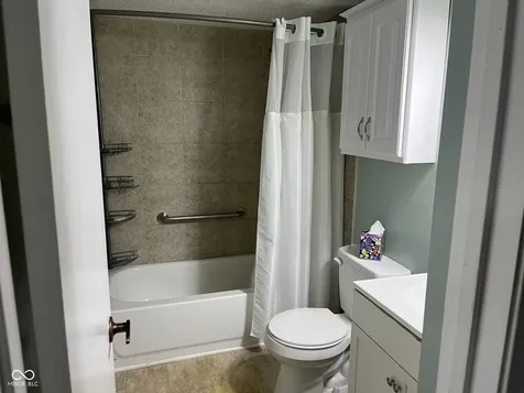 4227 Greenway Drive Indianapolis IN 46220