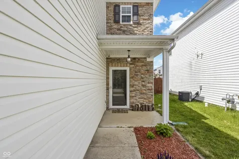 2064 Shadow Creek Boulevard Columbus IN 47201