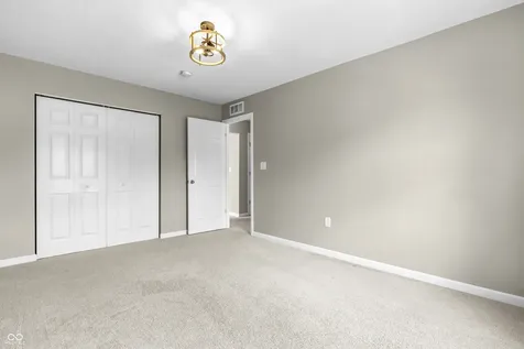 2064 Shadow Creek Boulevard Columbus IN 47201