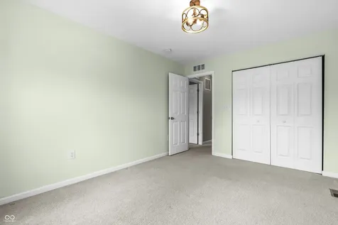 2064 Shadow Creek Boulevard Columbus IN 47201