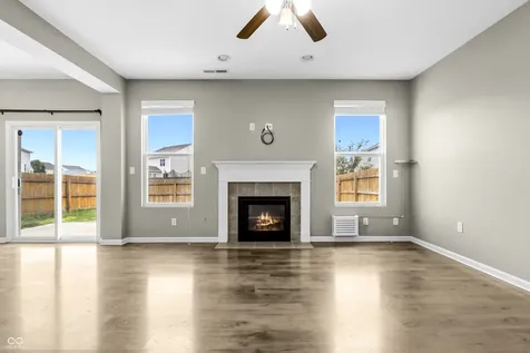 2064 Shadow Creek Boulevard Columbus IN 47201