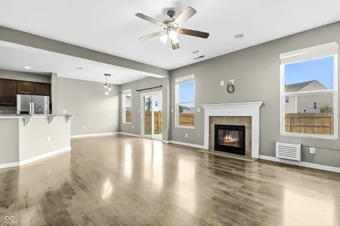 2064 Shadow Creek Boulevard Columbus IN 47201