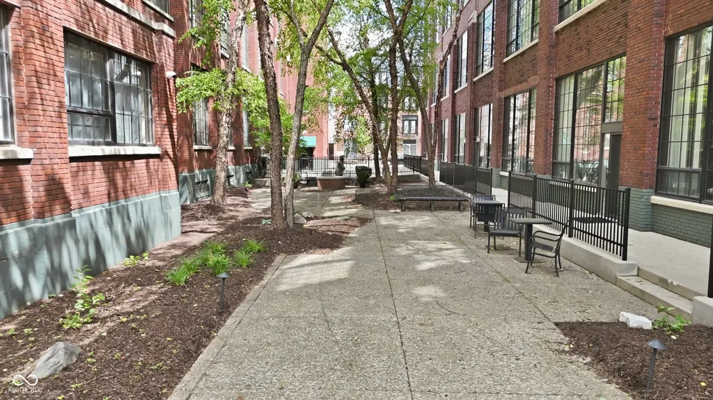 624 E Walnut Street Indianapolis IN 46204