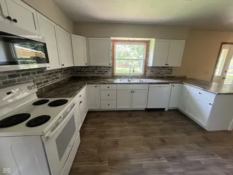 651 S Coal Creek Drive Hillsboro IN 47949