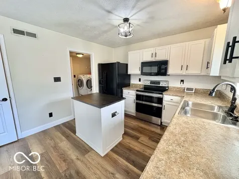 1240 Legacy Lane Indianapolis IN 46234