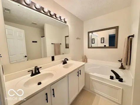 1240 Legacy Lane Indianapolis IN 46234