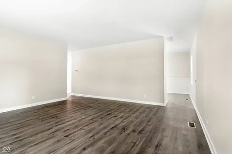 8128 Barry Road Indianapolis IN 46219