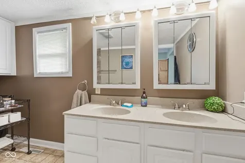 512 E Williams Street Lebanon IN 46052