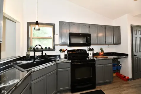 7055 Lesta Court Indianapolis IN 46217