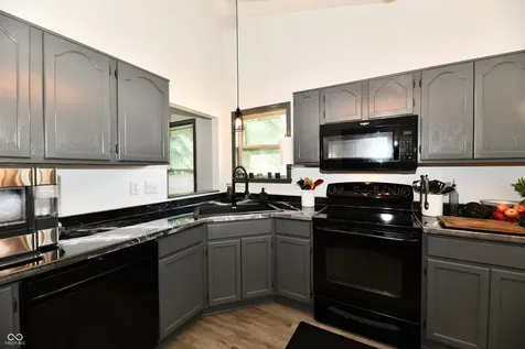 7055 Lesta Court Indianapolis IN 46217