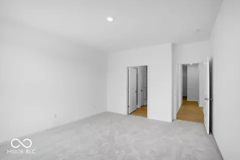 11131 Dressage Way Indianapolis IN 46239