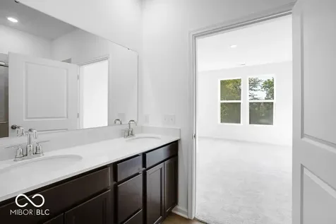 11131 Dressage Way Indianapolis IN 46239